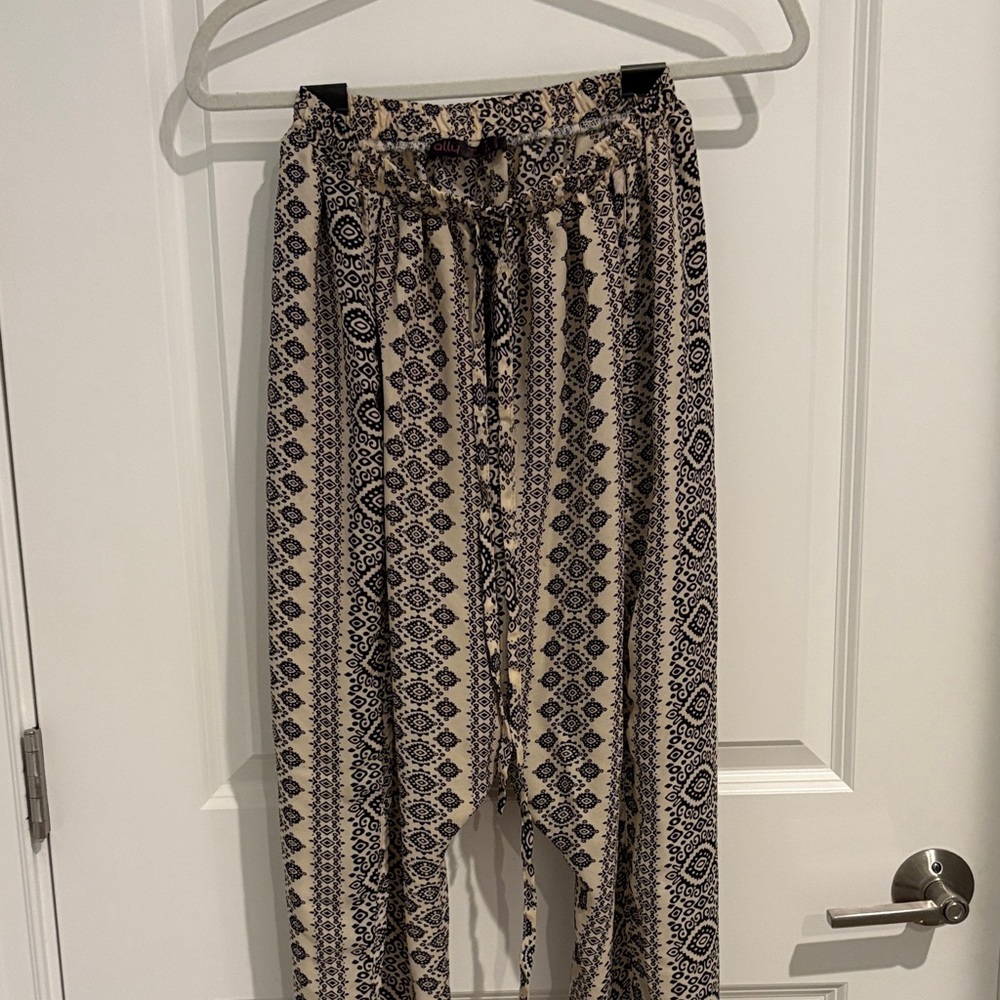 Patterned Harem Pants - Picture 2 of 6